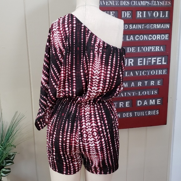 Soprano | S pink black cold shoulder romper - Picture 4 of 8